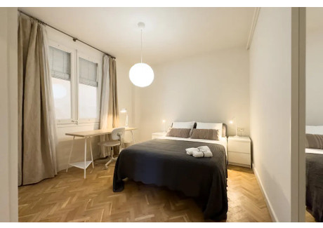 Mieszkanie do wynajęcia - Plaça del Doctor Letamendi Barcelona, Hiszpania, 200 m², 941 USD (3848 PLN), NET-97860993