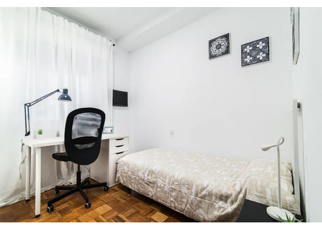 Mieszkanie do wynajęcia - Calle de Juan Bravo Madrid, Hiszpania, 133 m², 587 USD (2453 PLN), NET-97887944