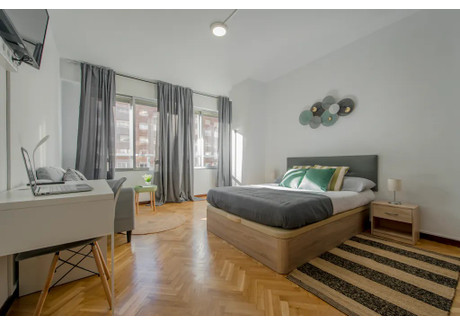 Mieszkanie do wynajęcia - Calle de Francisco Gervás Madrid, Hiszpania, 220 m², 638 USD (2572 PLN), NET-98059185
