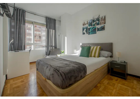 Mieszkanie do wynajęcia - Calle de Francisco Gervás Madrid, Hiszpania, 220 m², 817 USD (3282 PLN), NET-98059193