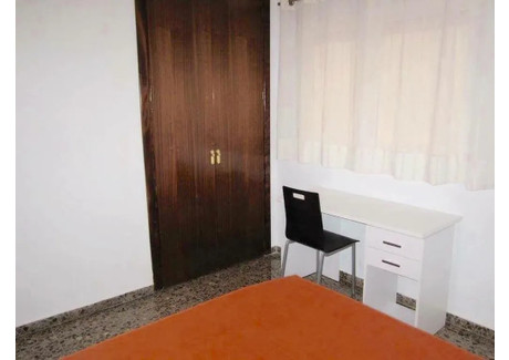 Mieszkanie do wynajęcia - Carrer Pianista Empar Iturbi Valencia, Hiszpania, 125 m², 381 USD (1492 PLN), NET-98059702