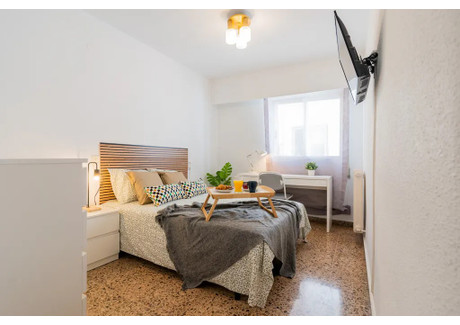 Mieszkanie do wynajęcia - Carrer Conca Valencia, Hiszpania, 160 m², 487 USD (1928 PLN), NET-98059826