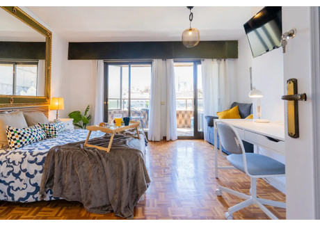 Mieszkanie do wynajęcia - Carrer Conca Valencia, Hiszpania, 160 m², 595 USD (2398 PLN), NET-98059878