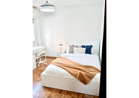 Mieszkanie do wynajęcia - Calle San Ramón Nonato Madrid, Hiszpania, 134 m², 909 USD (3492 PLN), NET-98189792