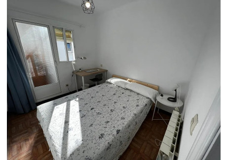 Mieszkanie do wynajęcia - Calle de Sánchez Preciado Madrid, Hiszpania, 75 m², 451 USD (1744 PLN), NET-98214333