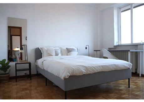 Mieszkanie do wynajęcia - Calle de la Virgen de Aránzazu Madrid, Hiszpania, 90 m², 779 USD (2990 PLN), NET-98214611