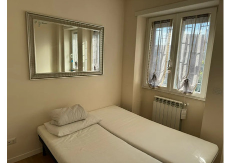 Mieszkanie do wynajęcia - Via Nomentana Rome, Włochy, 60 m², 476 USD (1828 PLN), NET-98425285