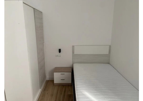 Mieszkanie do wynajęcia - Carrer de Vicent Brull Valencia, Hiszpania, 100 m², 423 USD (1638 PLN), NET-98609922