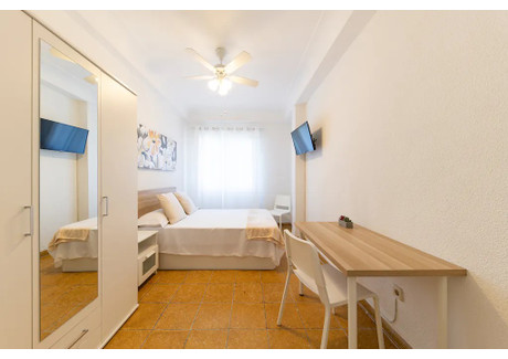 Mieszkanie do wynajęcia - Paseo de la Chopera Madrid, Hiszpania, 80 m², 691 USD (2784 PLN), NET-98668158