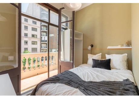 Mieszkanie do wynajęcia - Carrer d'Aragó Barcelona, Hiszpania, 80 m², 711 USD (2729 PLN), NET-98668353