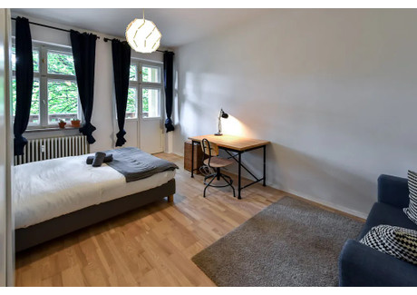 Mieszkanie do wynajęcia - Gubener Straße Berlin, Niemcy, 54 m², 1186 USD (4779 PLN), NET-98743786