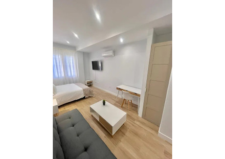 Mieszkanie do wynajęcia - Calle de Torregrosa Madrid, Hiszpania, 40 m², 1742 USD (7002 PLN), NET-98924092