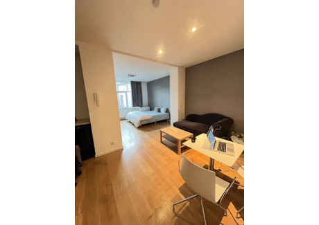 Mieszkanie do wynajęcia - Rue des Commerçants Brussels, Belgia, 40 m², 879 USD (3436 PLN), NET-98989079