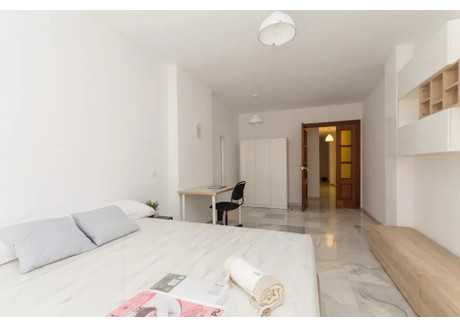 Mieszkanie do wynajęcia - Calle Natalia Málaga, Hiszpania, 120 m², 618 USD (2565 PLN), NET-99188968