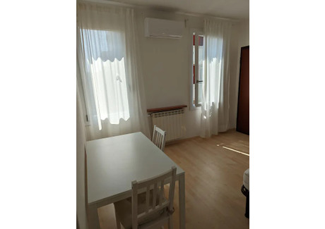 Mieszkanie do wynajęcia - Via Lorenzo Perosi Padova, Włochy, 30 m², 824 USD (3163 PLN), NET-99251525