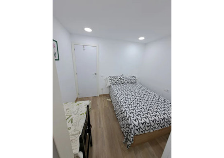 Mieszkanie do wynajęcia - Carrer de Bernat Martorell Barcelona, Hiszpania, 75 m², 596 USD (2396 PLN), NET-99410385