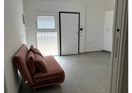 Mieszkanie do wynajęcia - Via San Donato Bologna, Włochy, 43 m², 1646 USD (6435 PLN), NET-99496394