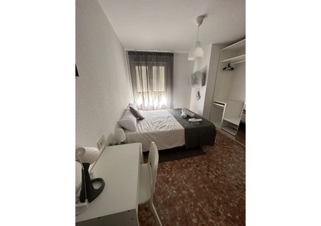 Mieszkanie do wynajęcia - Calle José Iturbi Málaga, Hiszpania, 110 m², 677 USD (2770 PLN), NET-99570098