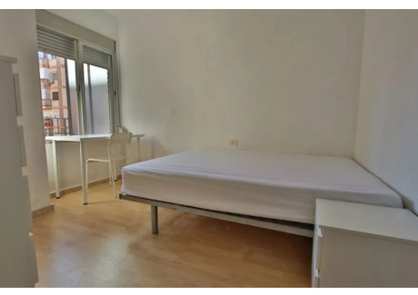 Mieszkanie do wynajęcia - Carrer Historiadora Sylvia Romeu Valencia, Hiszpania, 102 m², 454 USD (1743 PLN), NET-99623944