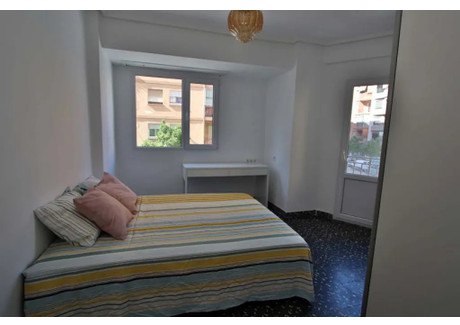 Mieszkanie do wynajęcia - Carrer d'Emili Baró Valencia, Hiszpania, 84 m², 481 USD (1848 PLN), NET-99623964