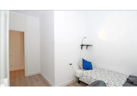 Mieszkanie do wynajęcia - Carrer del Pas de l'Ensenyança Barcelona, Hiszpania, 200 m², 774 USD (2972 PLN), NET-99772878