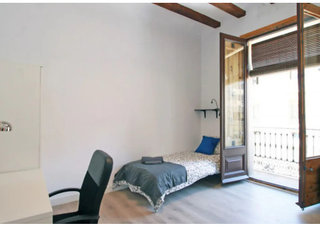 Mieszkanie do wynajęcia - Carrer del Pas de l'Ensenyança Barcelona, Hiszpania, 200 m², 780 USD (3191 PLN), NET-99772883