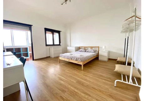 Mieszkanie do wynajęcia - Rua Morais Soares Lisbon, Portugalia, 90 m², 576 USD (2354 PLN), NET-99806020