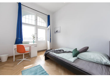 Mieszkanie do wynajęcia - Brückenstraße Berlin, Niemcy, 242 m², 798 USD (3065 PLN), NET-99957222