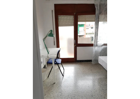 Mieszkanie do wynajęcia - Carrer de la Indústria Barcelona, Hiszpania, 90 m², 599 USD (2456 PLN), NET-90205938