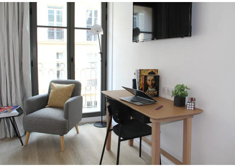 Mieszkanie do wynajęcia - Rue Washington Paris, Francja, 21 m², 3051 USD (11 807 PLN), NET-92810558