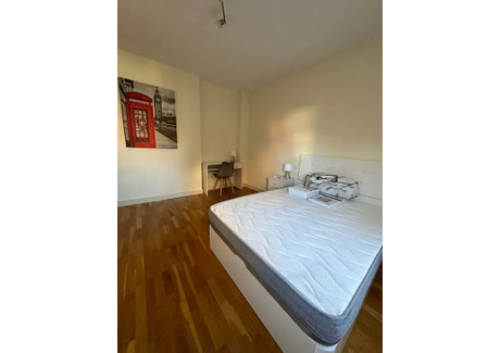 Dom do wynajęcia - Calle de Basilio de Prado Madrid, Hiszpania, 700 m², 660 USD (2760 PLN), NET-92810637