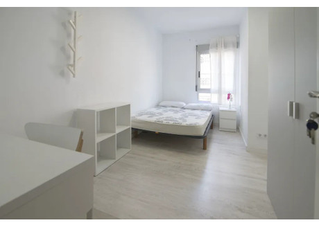 Mieszkanie do wynajęcia - Carrer de Peníscola Valencia, Hiszpania, 109 m², 443 USD (1851 PLN), NET-92839801