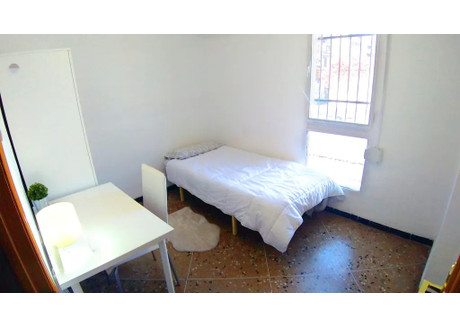 Mieszkanie do wynajęcia - Carrer Submarí Valencia, Hiszpania, 95 m², 425 USD (1629 PLN), NET-92964627