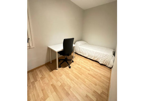 Mieszkanie do wynajęcia - Carrer del Trinquet Barcelona, Hiszpania, 110 m², 576 USD (2354 PLN), NET-93225699