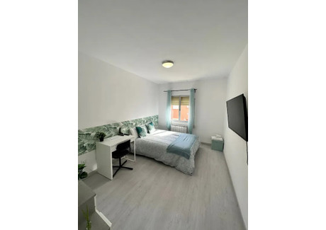 Mieszkanie do wynajęcia - Calle de la Vereda del Carmen Madrid, Hiszpania, 69 m², 717 USD (2939 PLN), NET-93250519