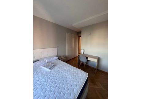 Mieszkanie do wynajęcia - Calle de Caleruega Madrid, Hiszpania, 159 m², 812 USD (3174 PLN), NET-93308258