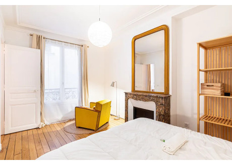 Mieszkanie do wynajęcia - Avenue Trudaine Paris, Francja, 30 m², 3011 USD (12 075 PLN), NET-93389614