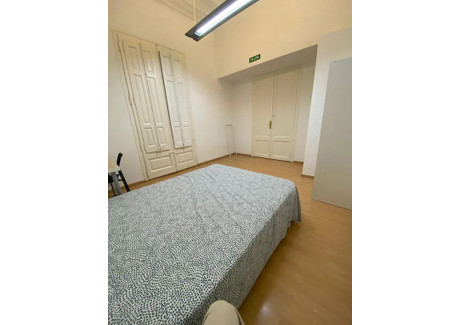 Mieszkanie do wynajęcia - Carrer de Casp Barcelona, Hiszpania, 240 m², 579 USD (2241 PLN), NET-93687525