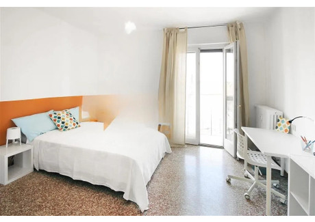 Mieszkanie do wynajęcia - Via Irnerio Bologna, Włochy, 106 m², 945 USD (3721 PLN), NET-93777305