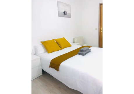 Mieszkanie do wynajęcia - Calle de San Bartolomé Madrid, Hiszpania, 140 m², 758 USD (2985 PLN), NET-93899187