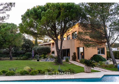 Dom na sprzedaż - Villeneuve Les Avignon, Francja, 345 m², 1 688 608 USD (6 906 407 PLN), NET-102292309