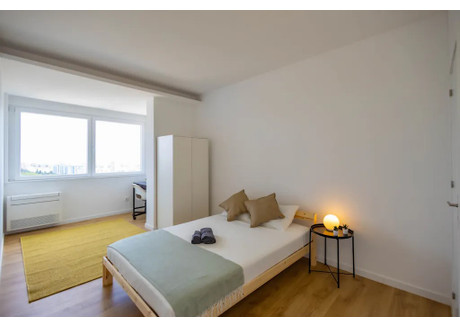 Mieszkanie do wynajęcia - Praça Bernardo Santareno Lisbon, Portugalia, 120 m², 832 USD (3403 PLN), NET-100169263