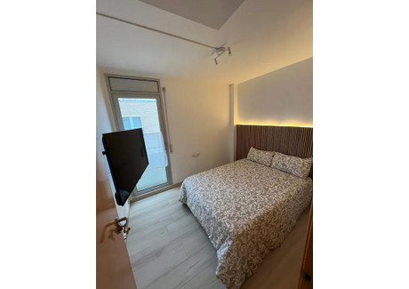 Mieszkanie do wynajęcia - Carrer de Fluvià Barcelona, Hiszpania, 110 m², 721 USD (2992 PLN), NET-103119790