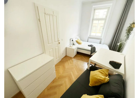 Mieszkanie do wynajęcia - Neustiftgasse Vienna, Austria, 72 m², 677 USD (2831 PLN), NET-94288462