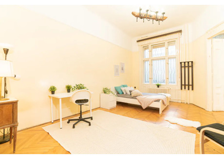 Mieszkanie do wynajęcia - Zichy Jenő utca Budapest, Węgry, 82 m², 424 USD (1662 PLN), NET-94602924