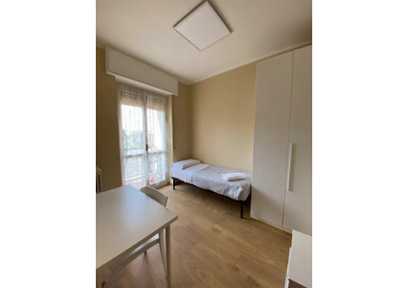 Mieszkanie do wynajęcia - Via Emilio De Marchi Milan, Włochy, 160 m², 643 USD (2625 PLN), NET-95170567