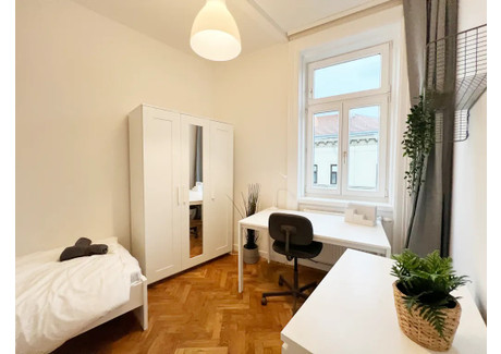 Mieszkanie do wynajęcia - Neustiftgasse Vienna, Austria, 76 m², 657 USD (2515 PLN), NET-95993671