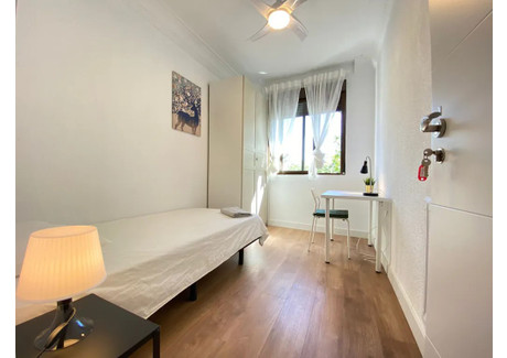 Mieszkanie do wynajęcia - Avenida de la Albufera Madrid, Hiszpania, 110 m², 587 USD (2453 PLN), NET-96079589