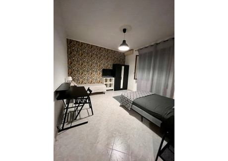 Mieszkanie do wynajęcia - Via delle Naiadi Rome, Włochy, 55 m², 1779 USD (7276 PLN), NET-96530897