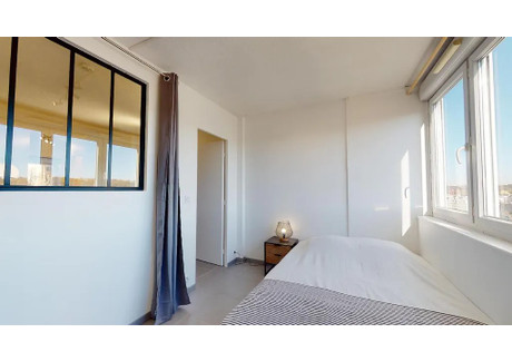 Mieszkanie do wynajęcia - Rue de Saint-Cyr Lyon, Francja, 85 m², 576 USD (2322 PLN), NET-97404055